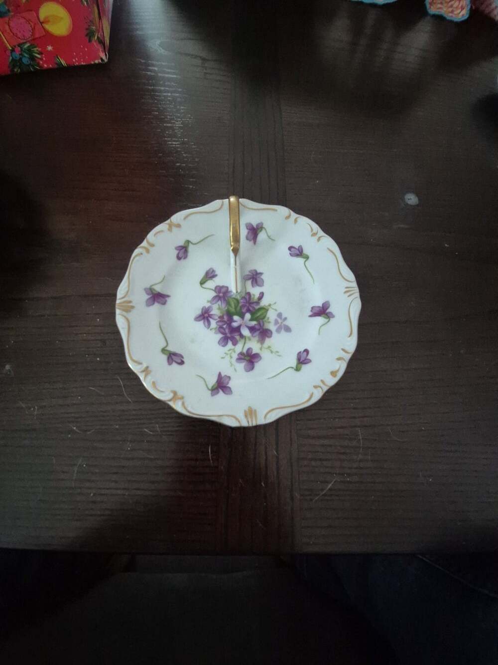 Rossetti Spring Violets Lemon Plate Finger Loop Hand Painted